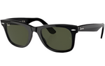 Ray-Ban 'Wayfarer' Sunglasses - Black / G-15 Green (ORB2140)